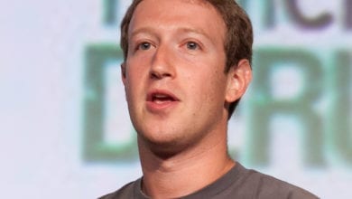 Photo of Le 50 sfumature di grigio di Mark Zuckerberg: perché indossa solo t-shirt dello stesso colore?