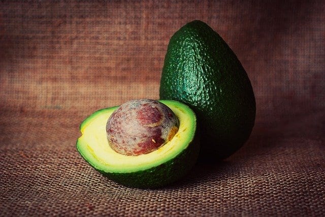 Photo of Avocado: lo snack perfetto e ricco di proteine che non può mancare nella nostra dieta