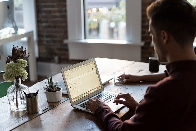 Photo of Con il lavoro da remoto, gli uffici diventeranno “luoghi di interazione”