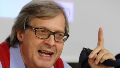 Photo of Sgarbi: ‘Papa Francesco e i gay? Lui è chiaramente ateo, ora si dimetta’