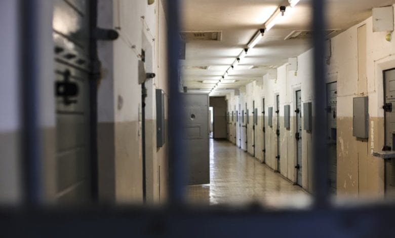 Photo of Cellulari introdotti in carcere: nascosti nelle pentole o nelle forme di formaggio