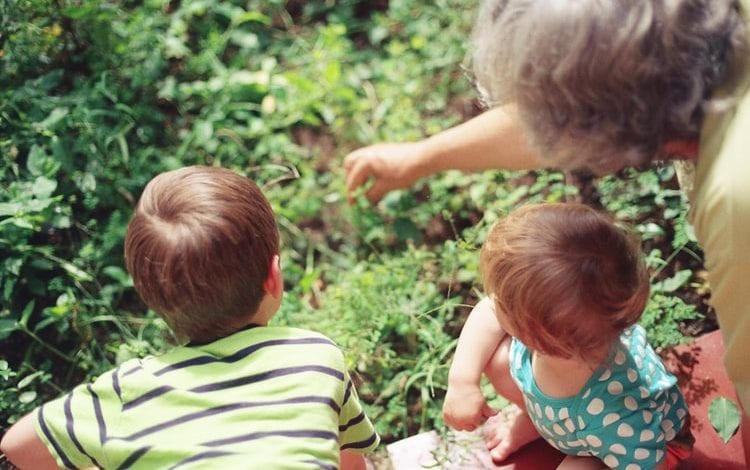 Photo of I nonni che vorrebbero dare il loro vaccino ai nipoti: ‘Prima si vaccinano, prima tornano a scuola’
