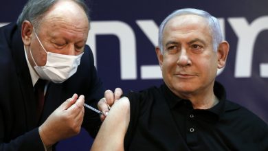 Photo of Israele: Netanyahu si vaccina contro il Covid in diretta tv