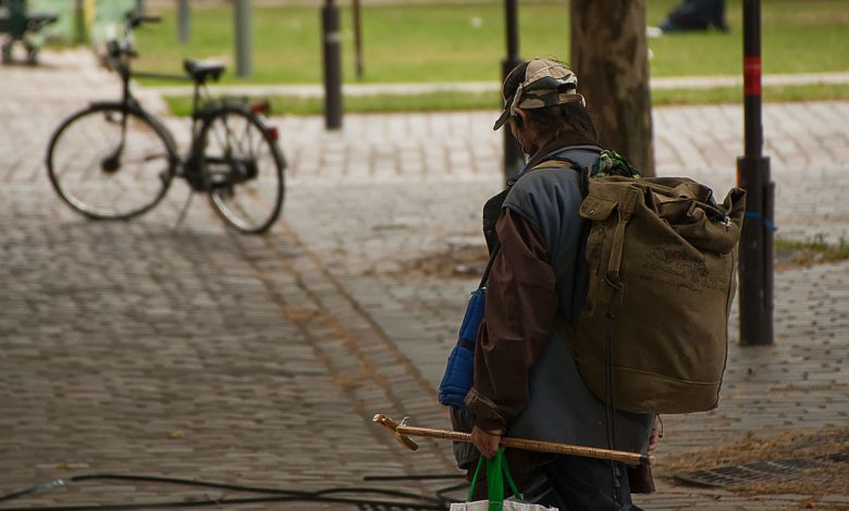 Photo of Bezzon, comandante della municipale a Torino: ‘Niente elemosina ai clochard’