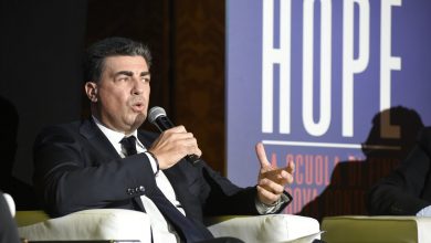 Photo of Frega: “L’Italia è leader nella produzione di farmaci e non può tirarsi indietro con i vaccini”