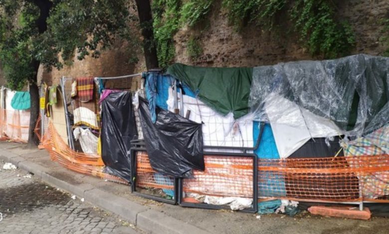 Photo of Roma, quella vita parallela e invisibile sotto i ponti della città