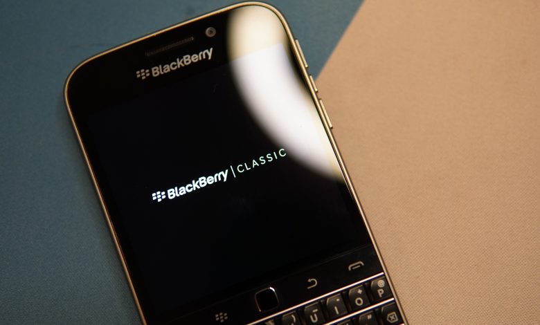 Photo of Dal 4 gennaio stop a smartphone con BlackBerry OS