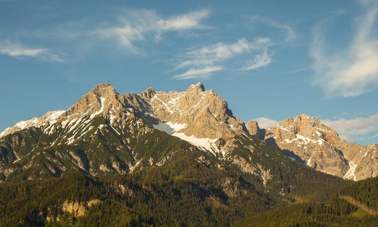 Photo of Marmolada, ghiacciaio in pericolo: la neve si ritira di 5-6 metri l’anno