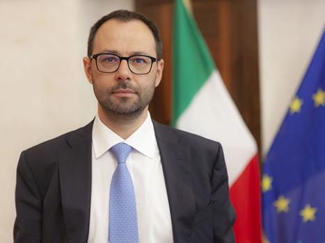 Photo of Patuanelli: “Embargo su gas russo possibile anche per l’Italia”