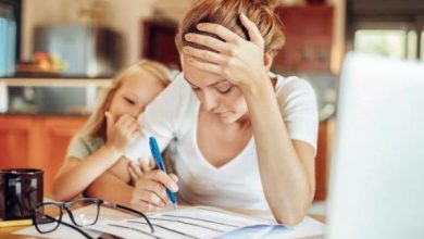 Photo of L’Italia non è un paese per mamme: una su cinque lascia il lavoro dopo il primo figlio