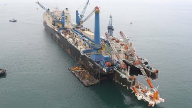 Photo of I responsabili della sicurezza informatica Cdp  a lvaoro sulla Castorone di Saipem