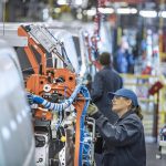 Photo of Auto e moda frenano l’industria. A marzo il ventiseiesimo calo