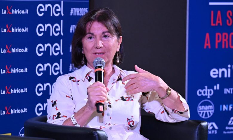 Photo of Violenza sulle donne: il Ministro per la Famiglia Eugenia Roccella alla Scuola “The Young Hope”