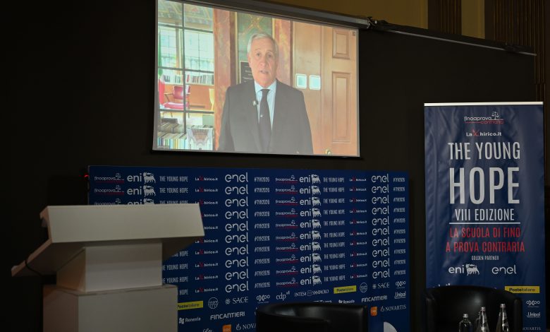 Photo of Antonio Tajani ai giovani di The Young Hope: «Il futuro è nelle vostre mani»